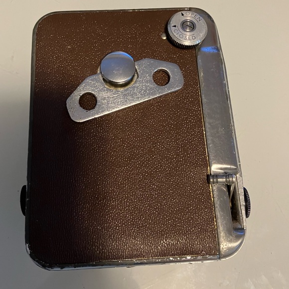 DeJur Embassy Magazine Eight 8mm Camera! Untested " 1960s - Picture 2 of 5